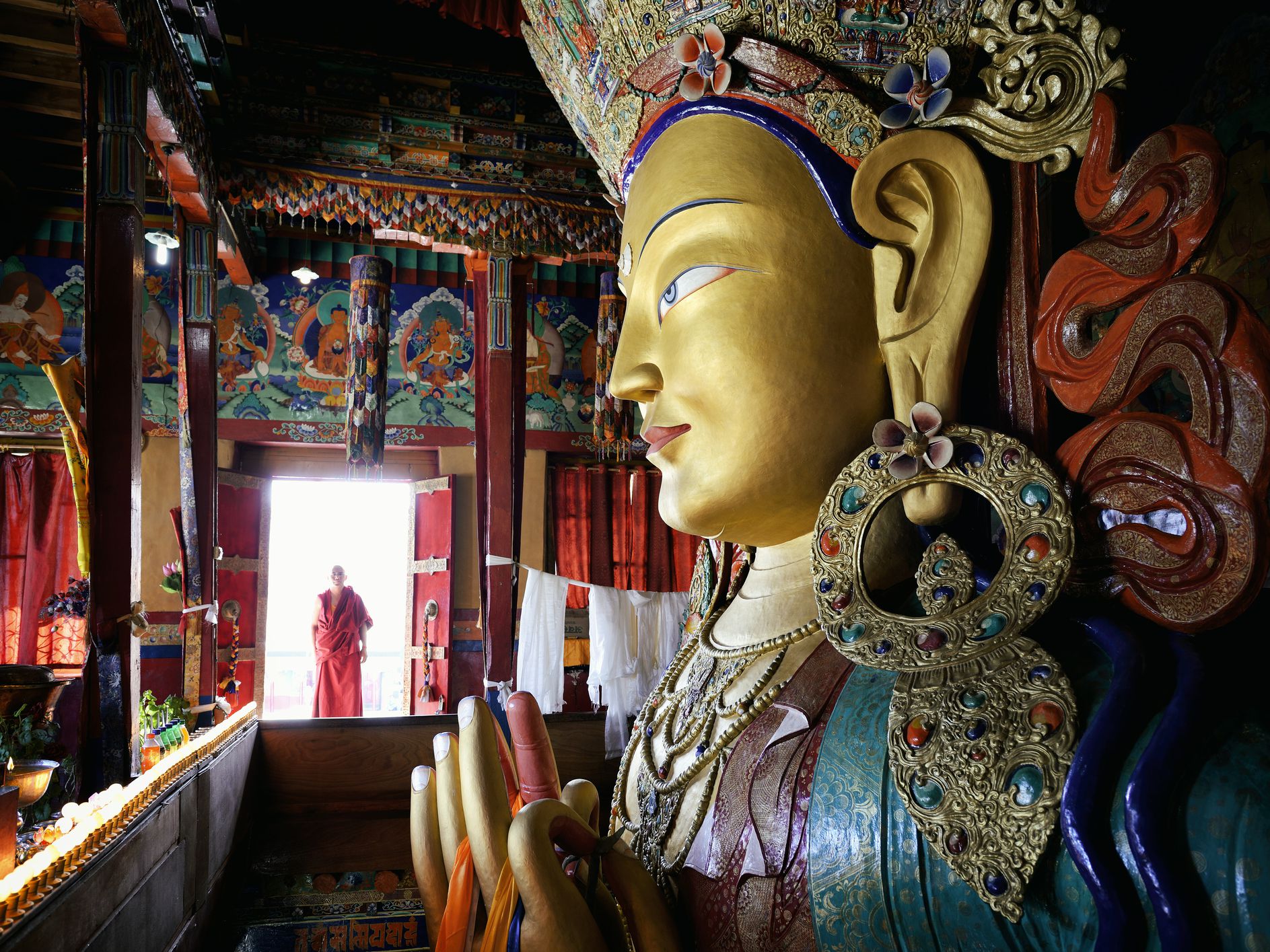 10 Amazing Buddhist Monasteries